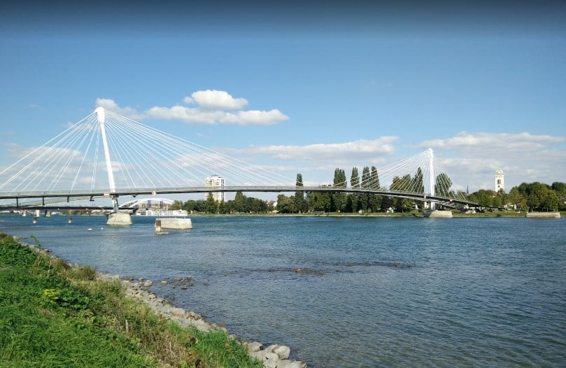Stellplatz für einen Straßburg - Aufenthalt die Rheinbrücke